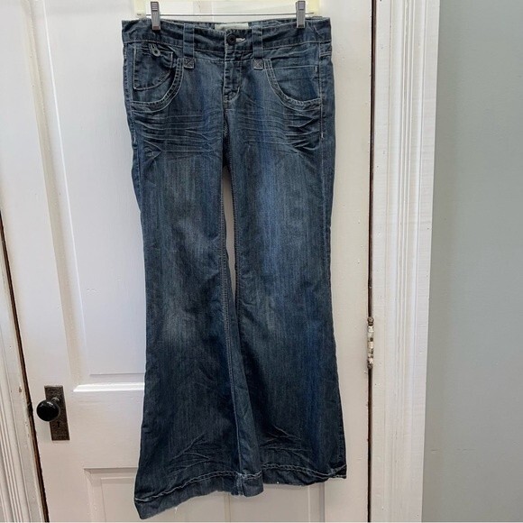Maurices wide leg flare jeans women's 5 6 with a length measuring 32.5 long tall - Picture 1 of 6